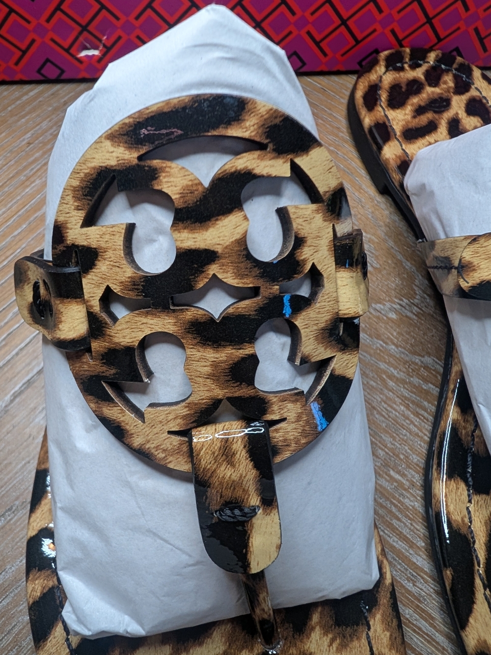 Tory Burch Leopard Patent Miller Thong Sandals - Animal Print - Picture 3 of 6
